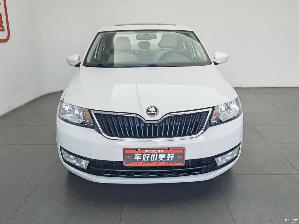 Skoda Rapid, 2015 3