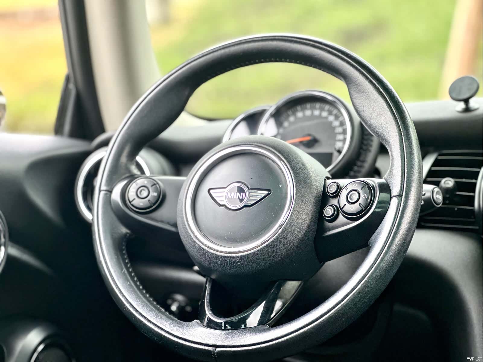 Mini ONE, 2016 34