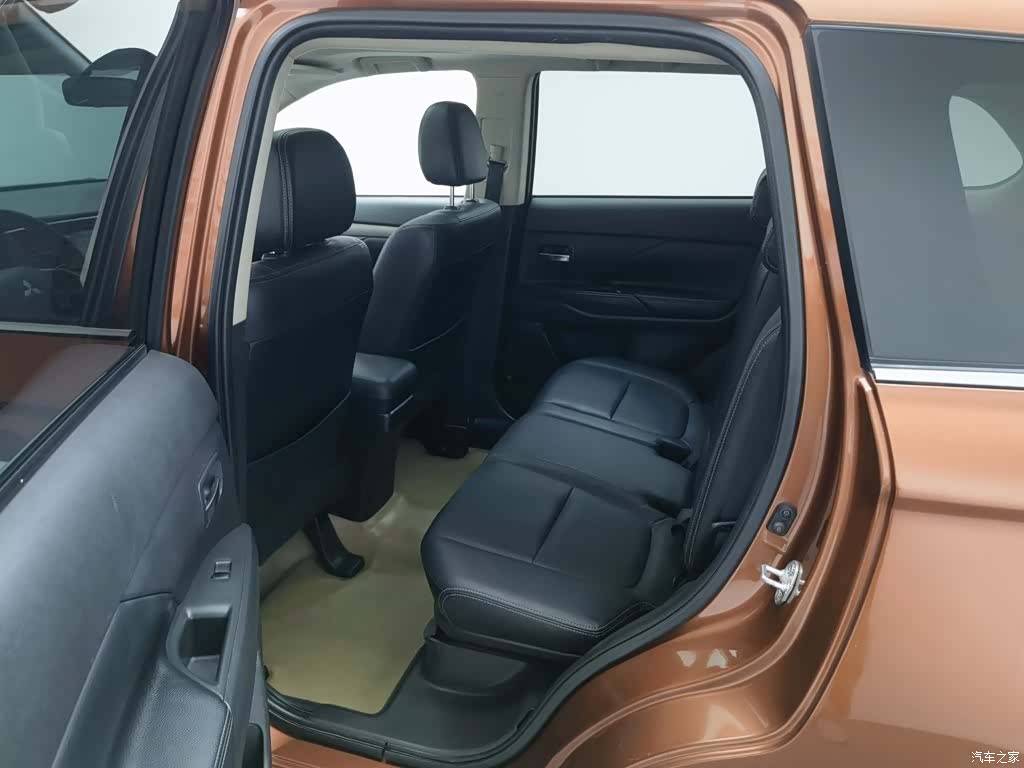 Mitsubishi Outlander, 2014 15