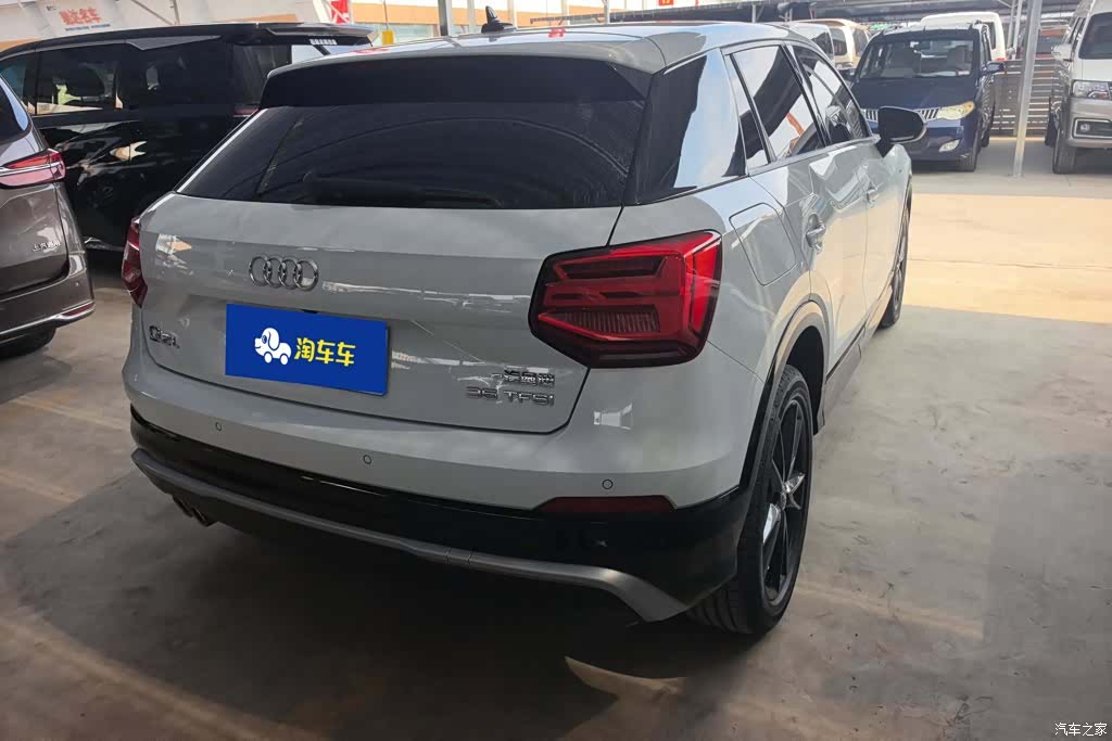 Audi Q2L, 2021 3