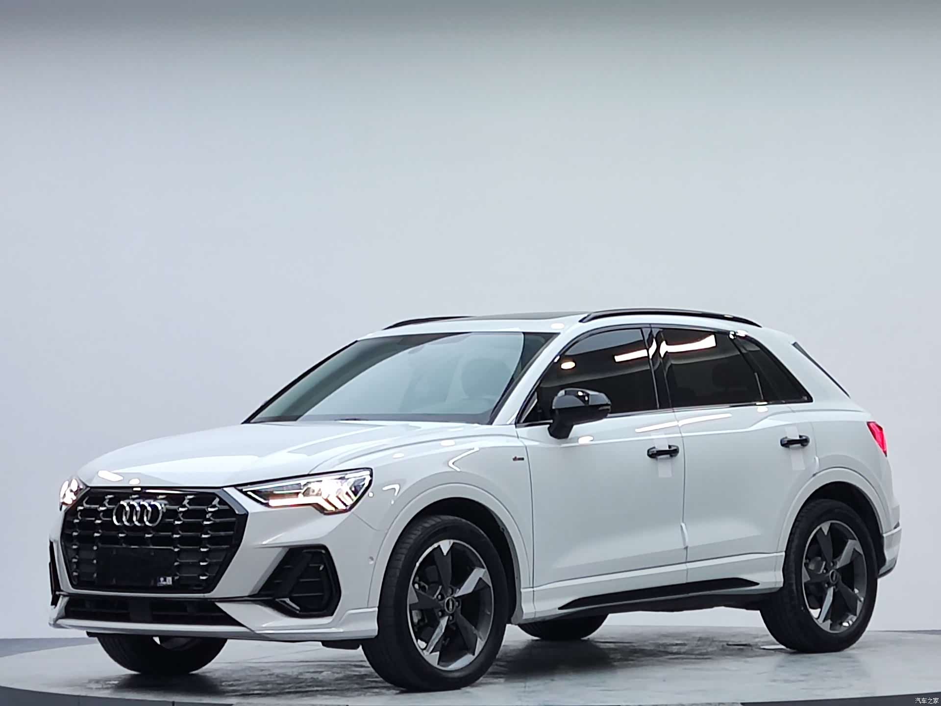 Audi Q3, 2022 1