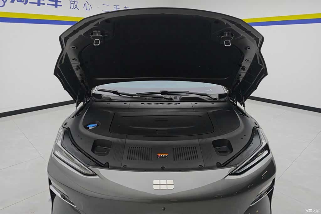 Geely E8, 2024 10