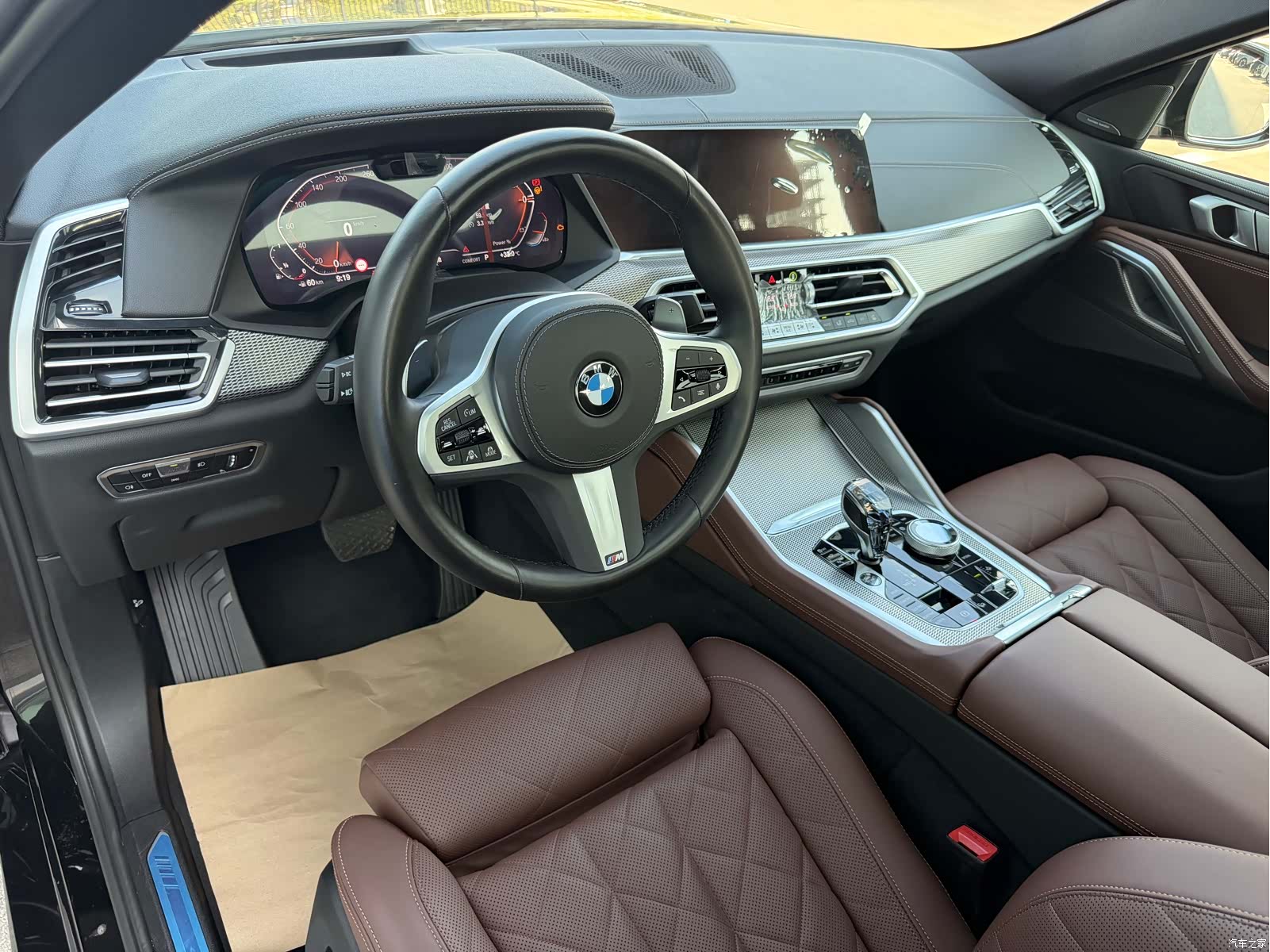 BMW X6, 2022 все фото