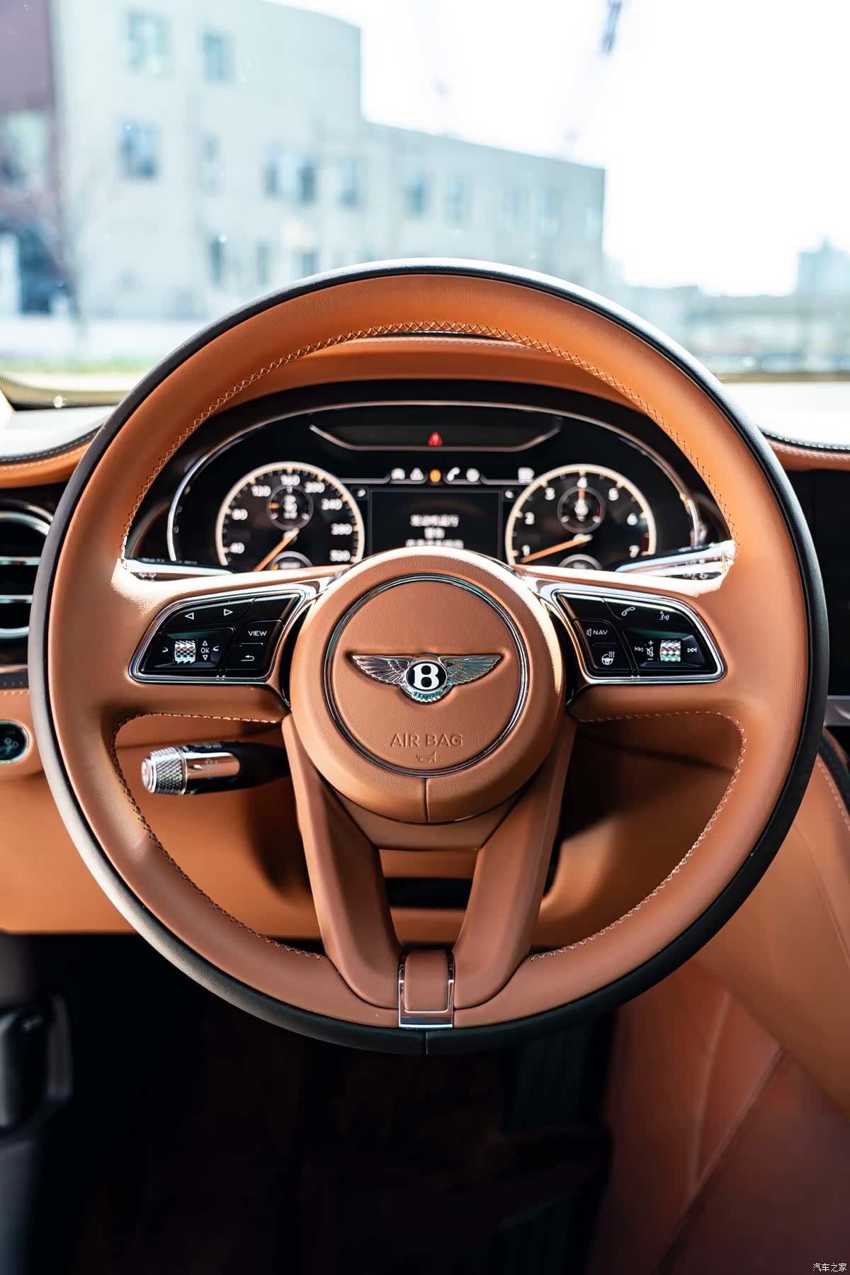 Bentley Flying Spur, 2024 9
