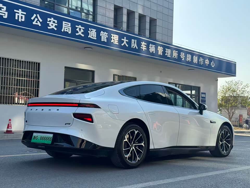 XPENG P7