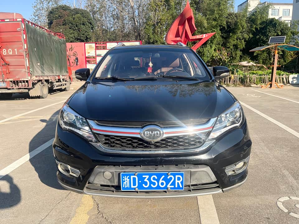 BYD S7