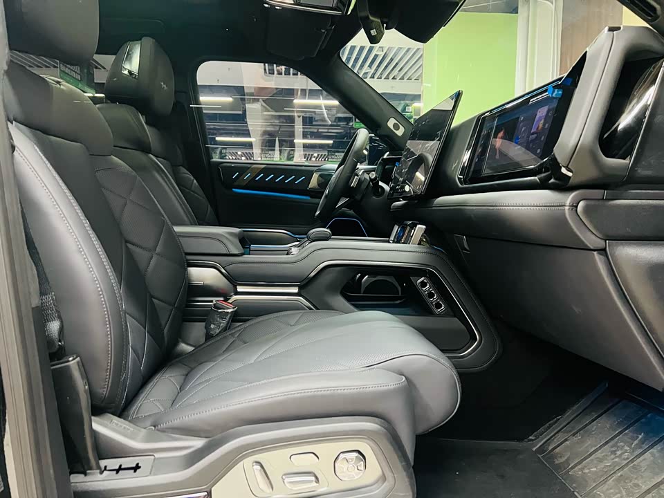 BYD Leopard 8