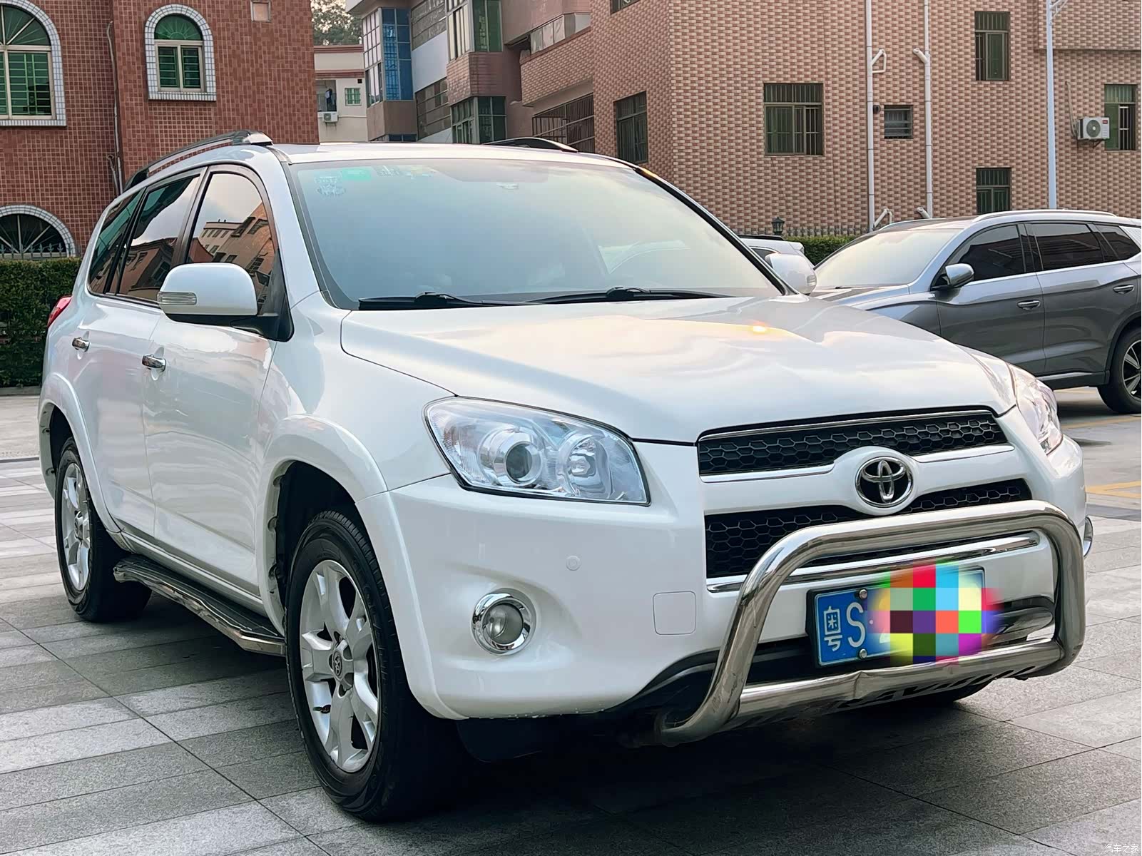 Toyota RAV4, 2013 3