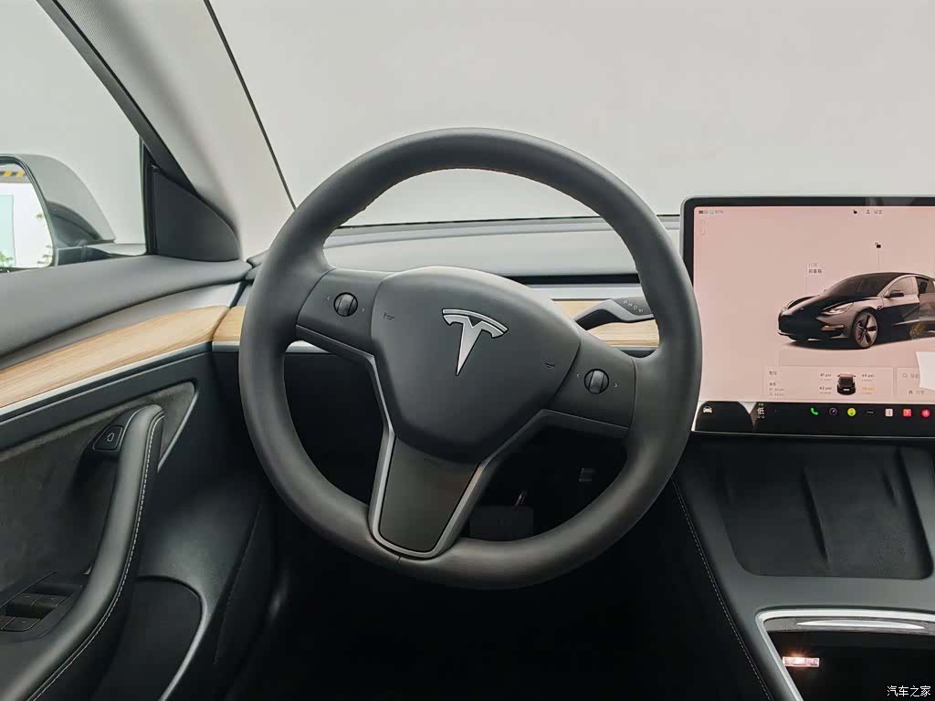 Tesla Model 3, 2023 11