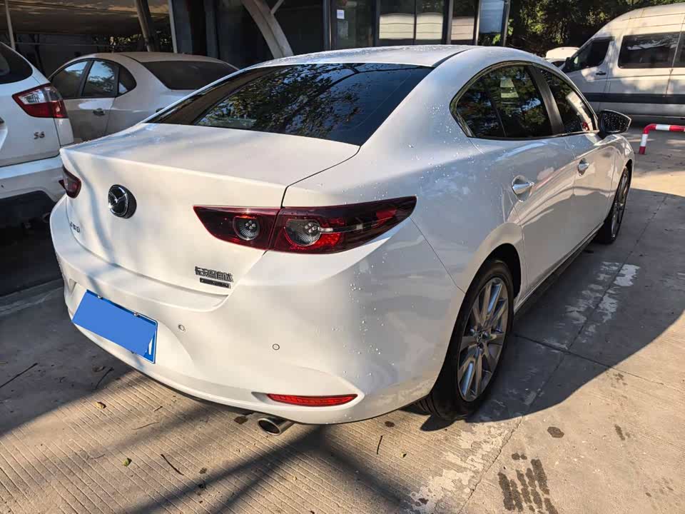 Mazda 3 Angkesaila