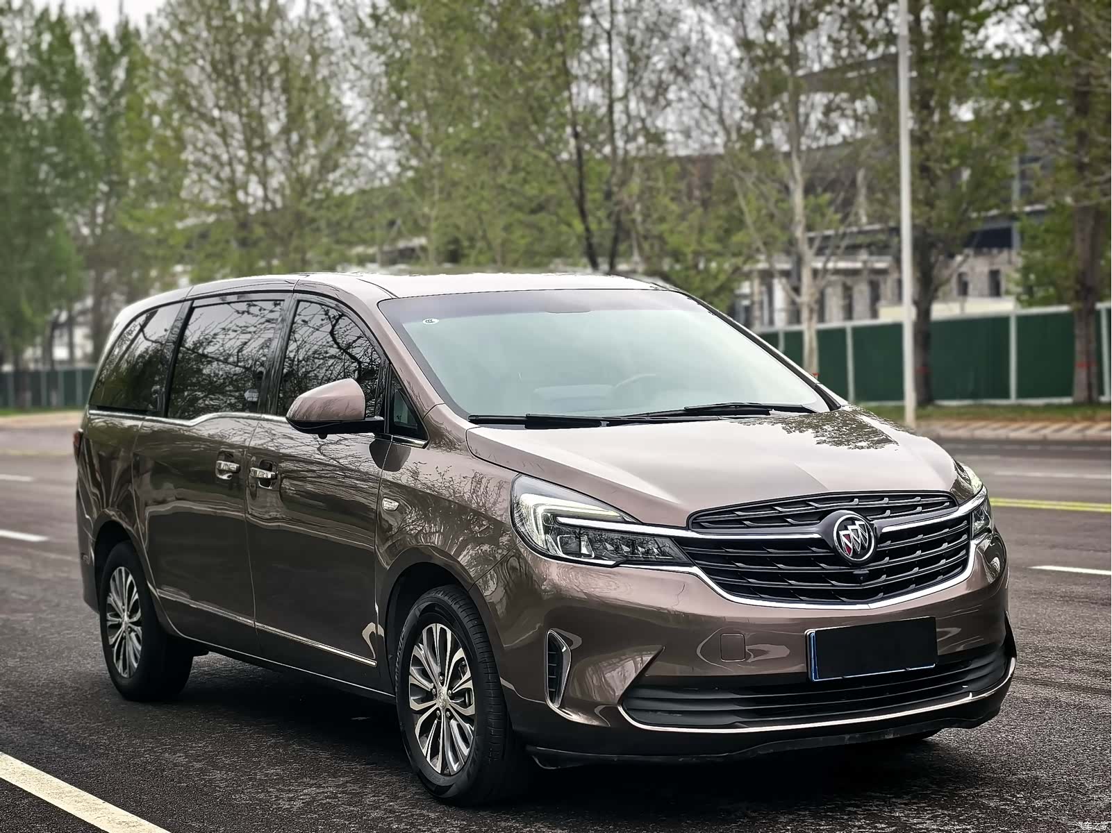 Buick GL8, 2021 3