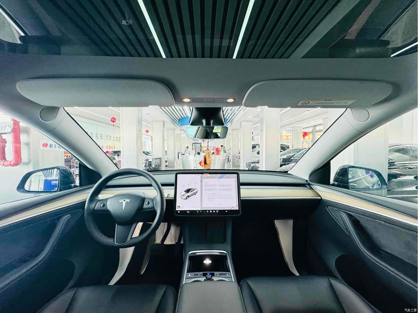 Tesla Model Y, 2023 все фото