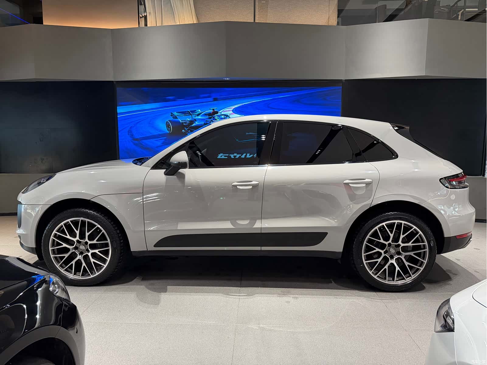 Porsche Macan, 2021 3
