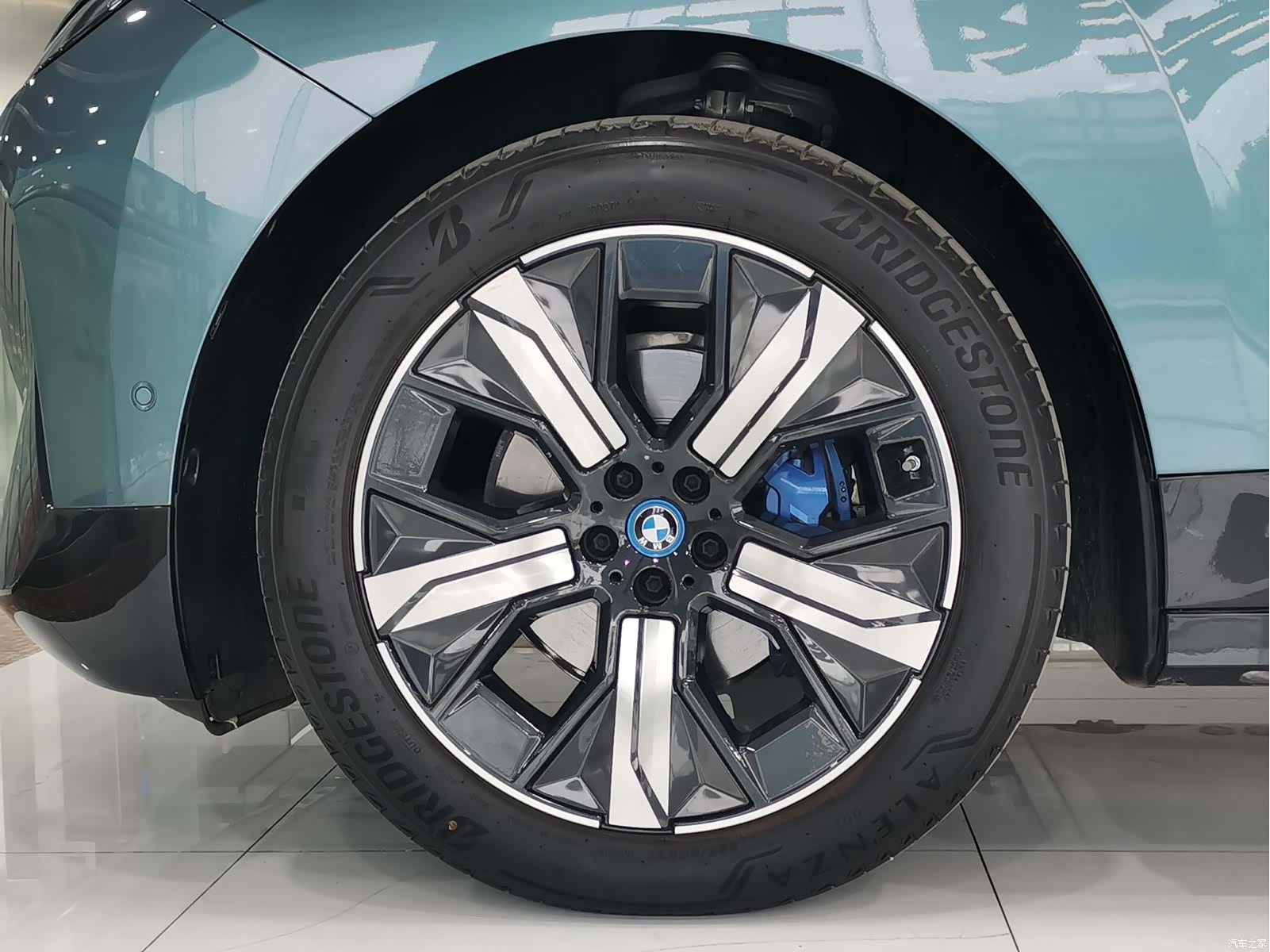 BMW iX, 2024 10