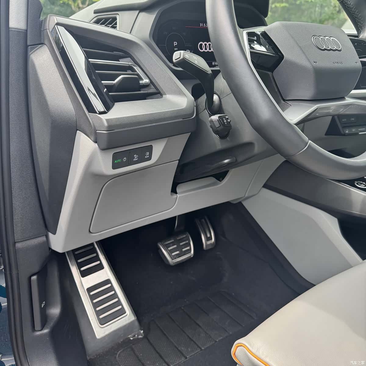 Audi Q5 e-tron, 2022 14