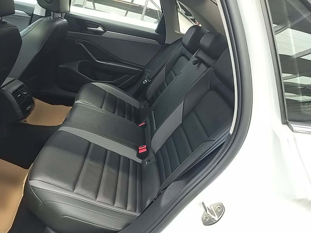 Volkswagen Sagitar, 2022 17