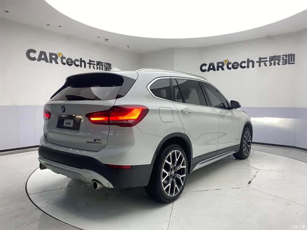 BMW X1, 2023 все фото