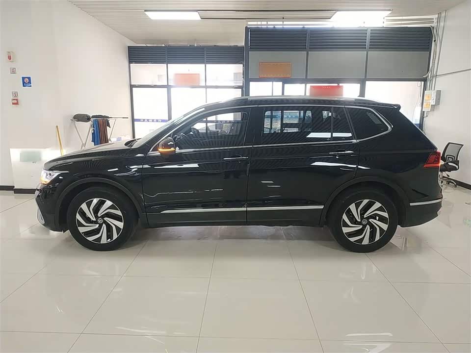 Volkswagen Tiguan L