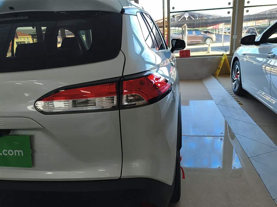 Toyota Corolla Sharp amplifier