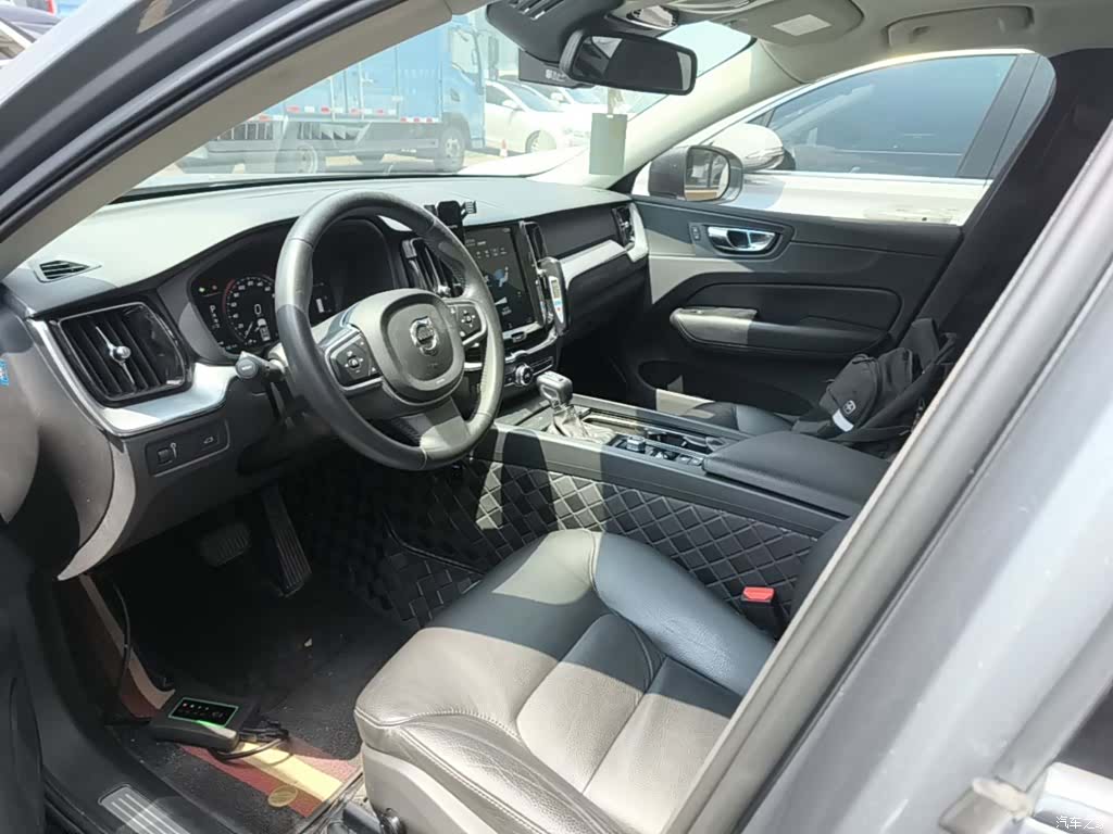 Volvo XC60, 2018 15