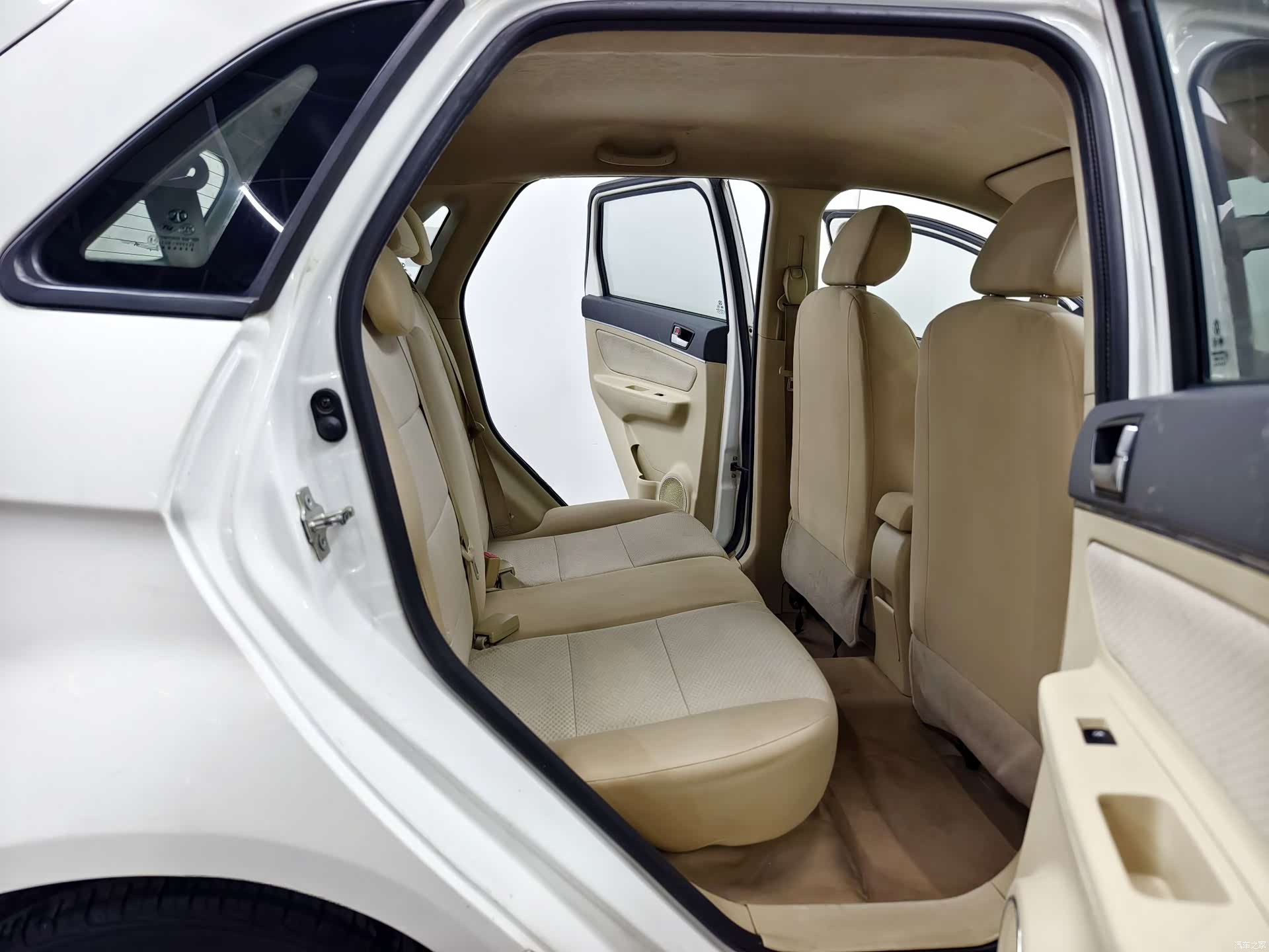 BAIC D20, 2016 15
