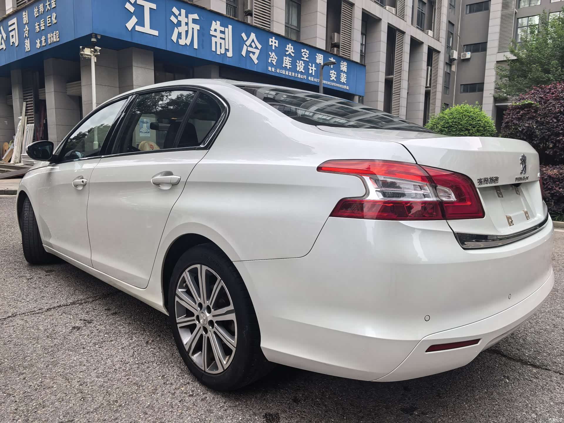 Peugeot 408, 2015 21