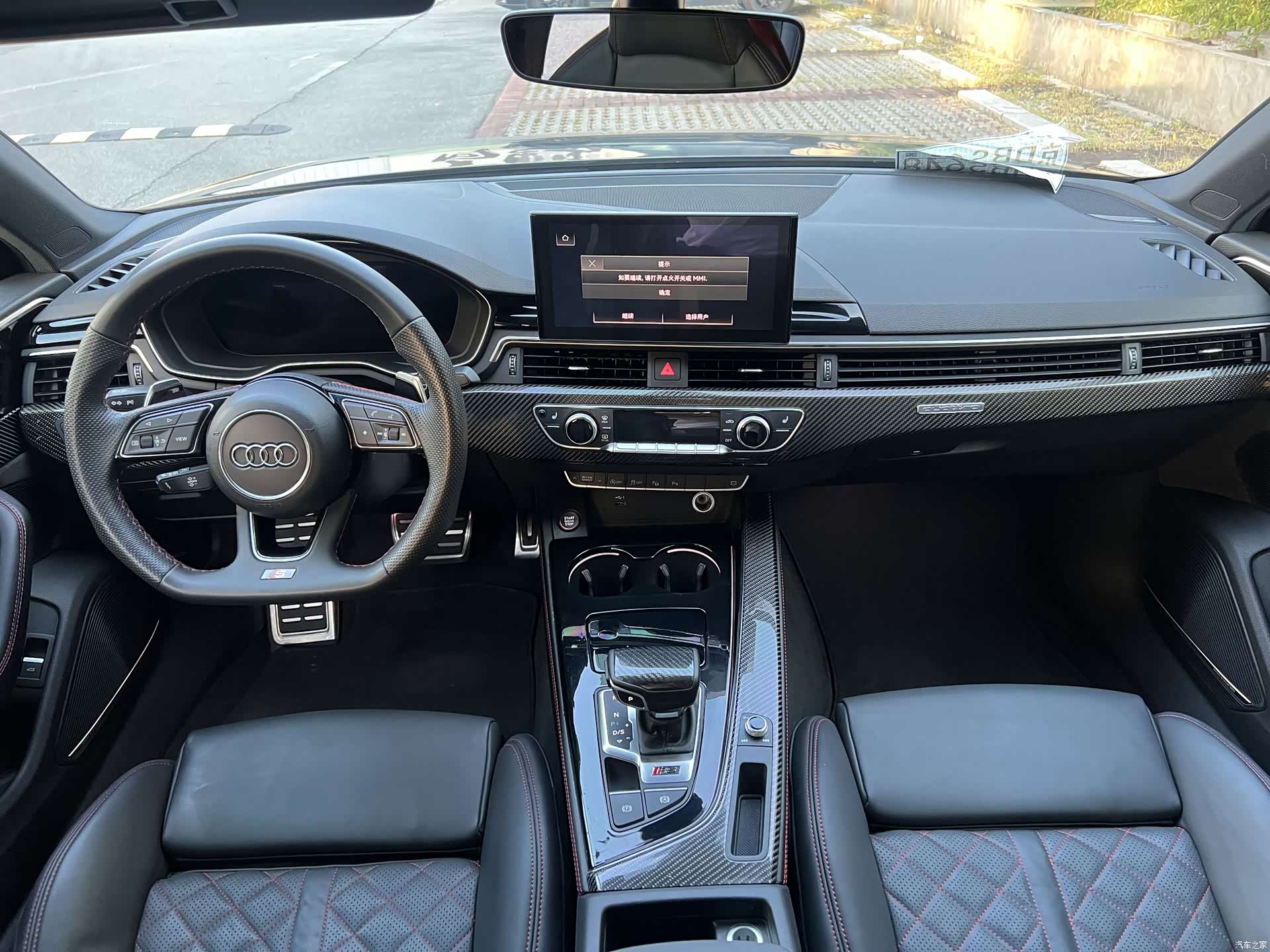Audi A4L, 2020 все фото