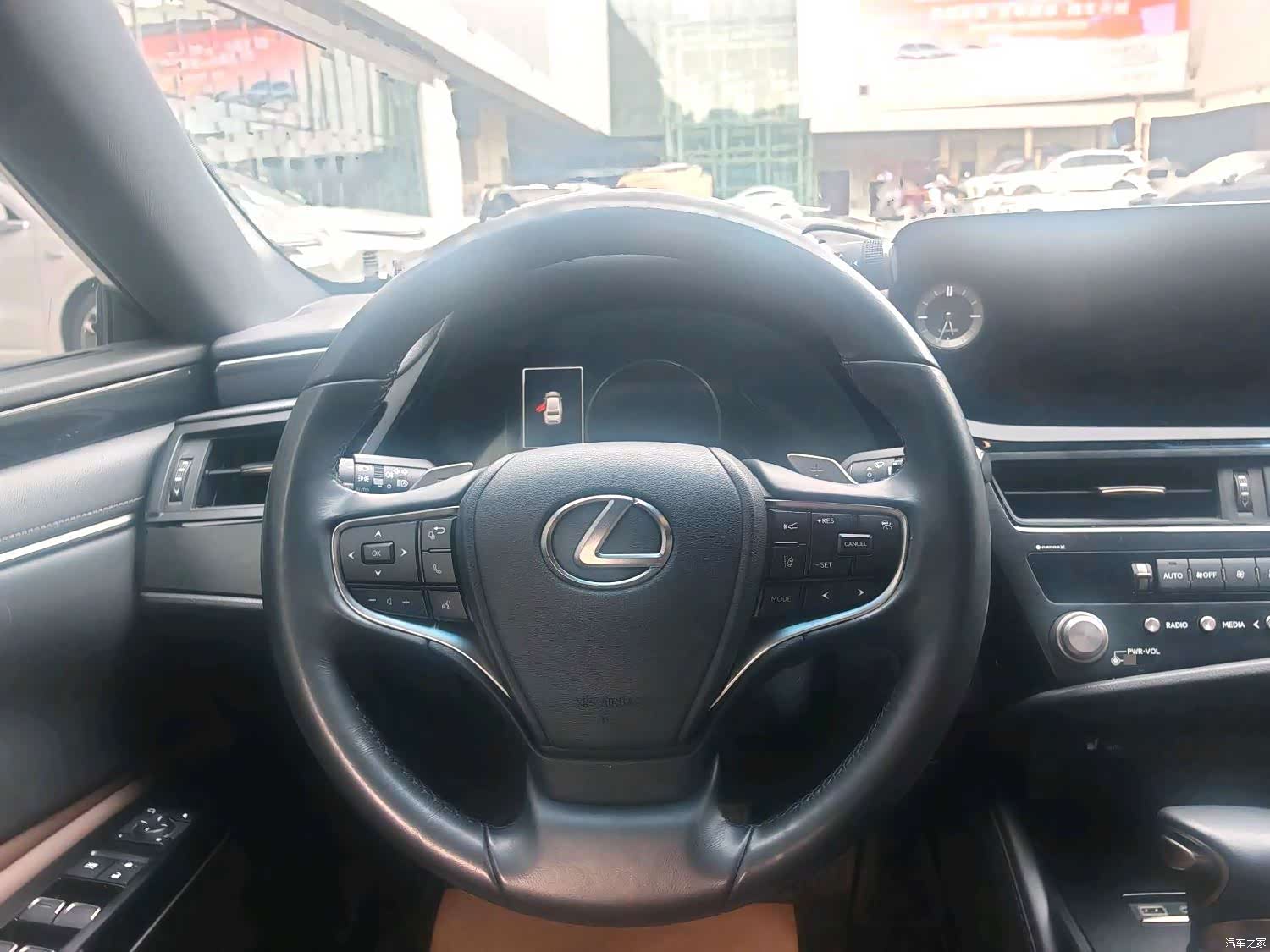Lexus ES, 2023 11