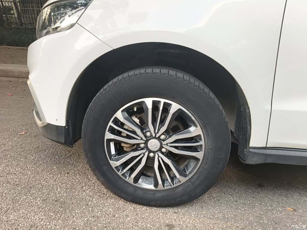 Geely X6, 2019 23