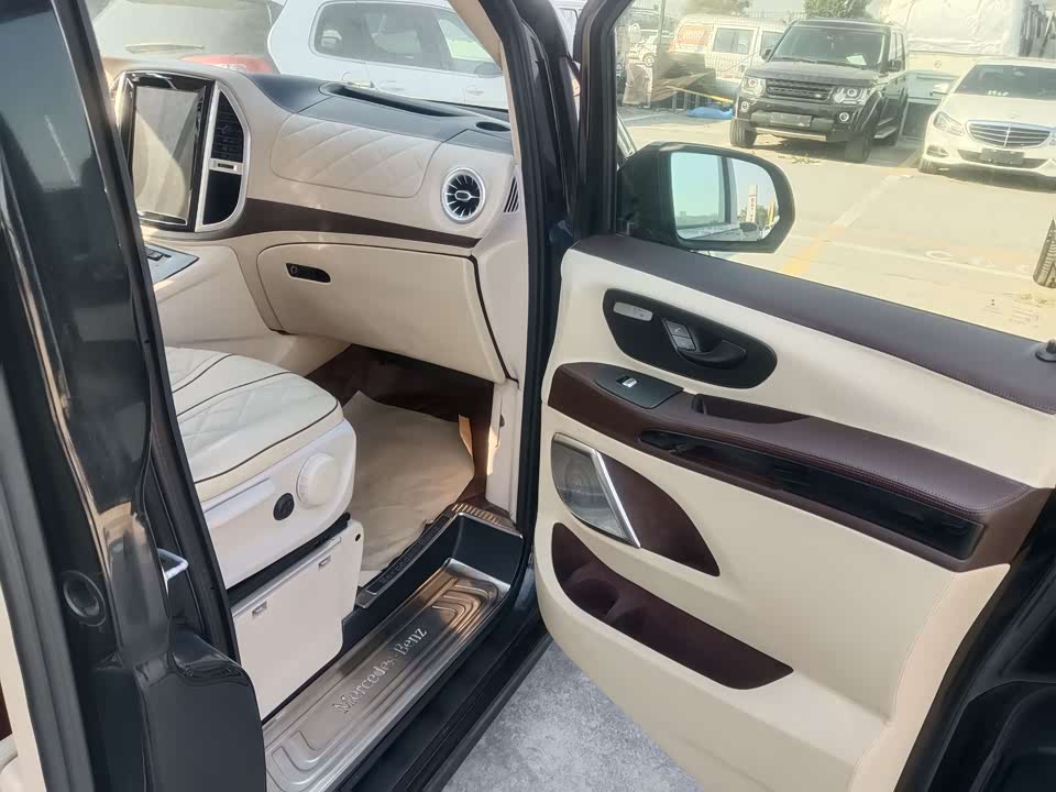 Mercedes-Benz V-class