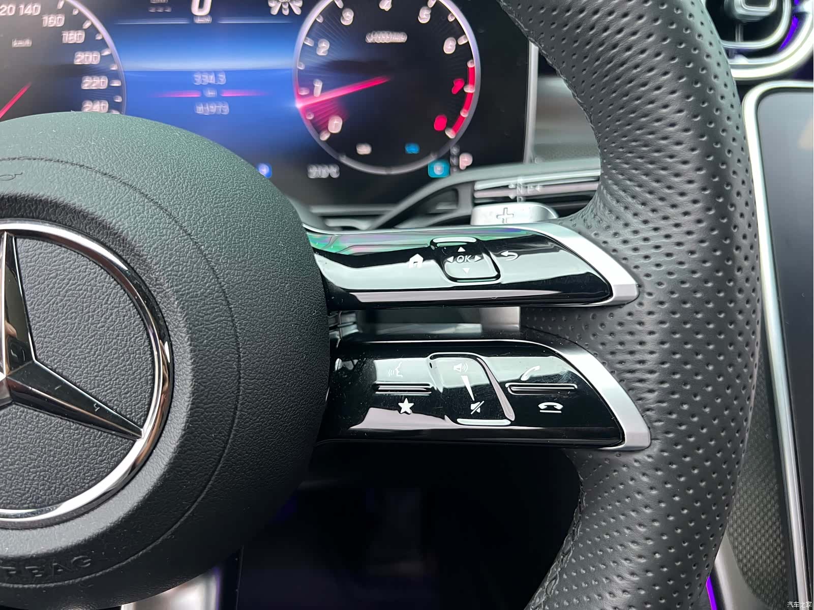 Mercedes-Benz C-Class, 2024 38