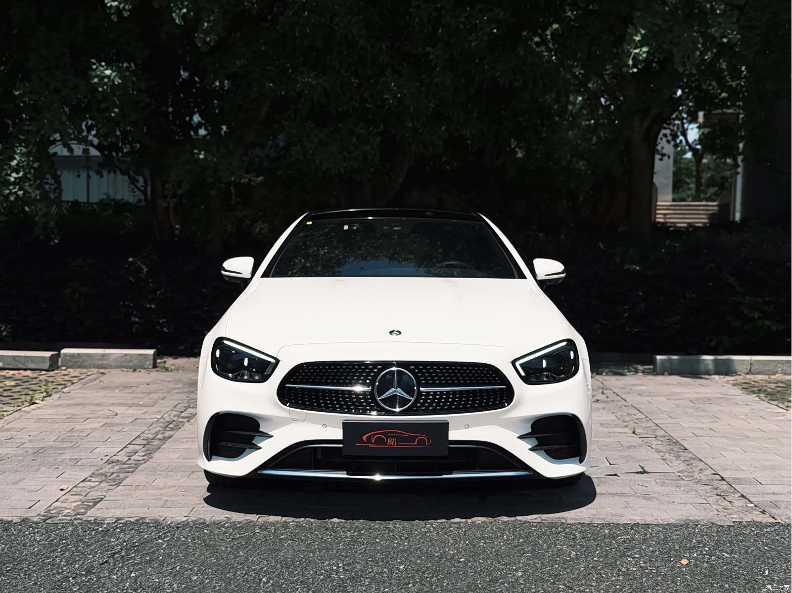 Mercedes-Benz E-Class, 2022 3