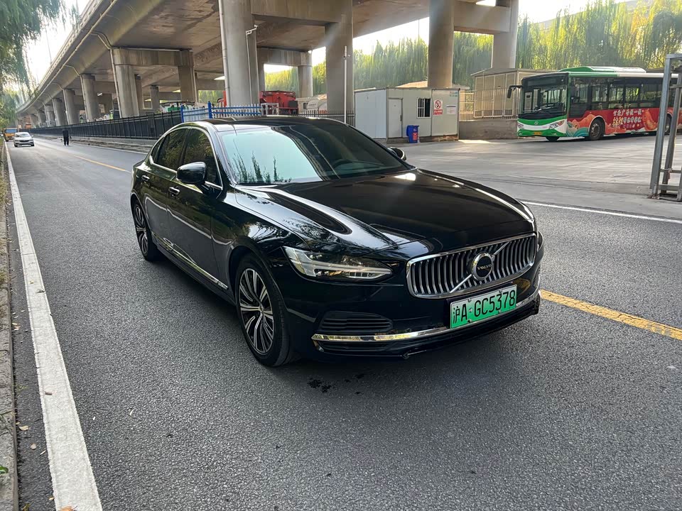 Volvo S90
