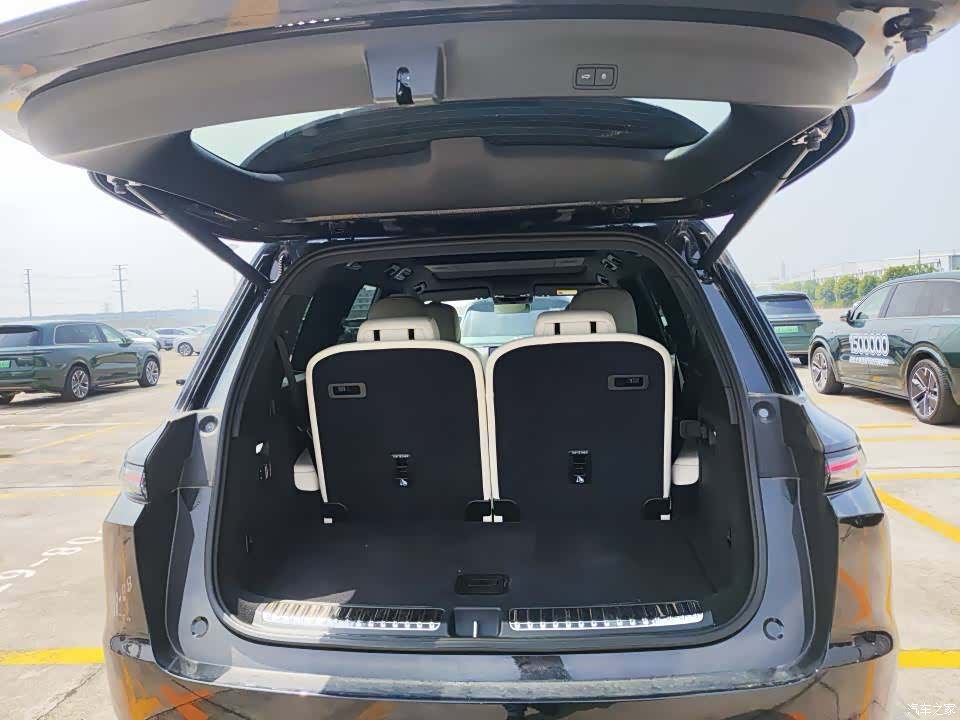 Li Auto L9, 2025 8
