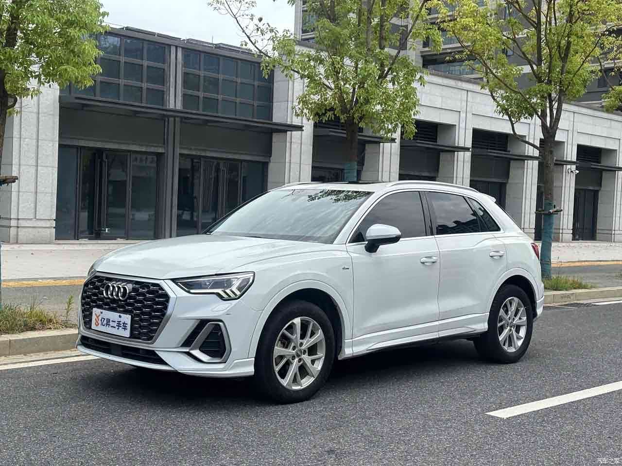 Audi Q3, 2019 1