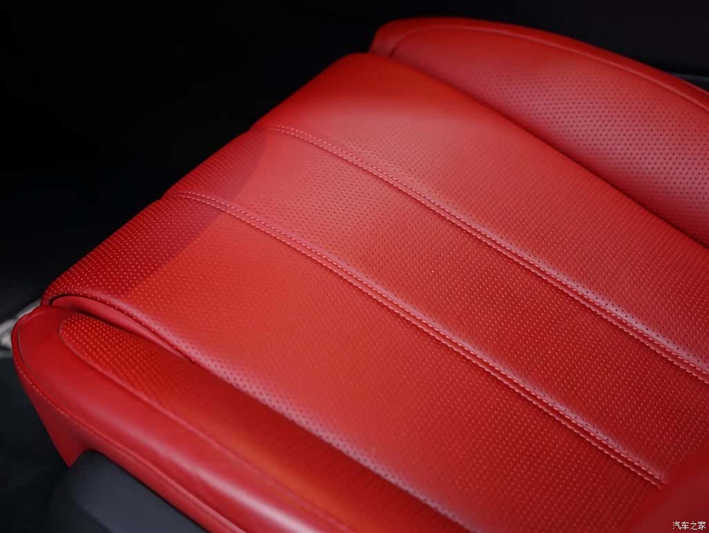 Bentley Bentayga, 2021 33