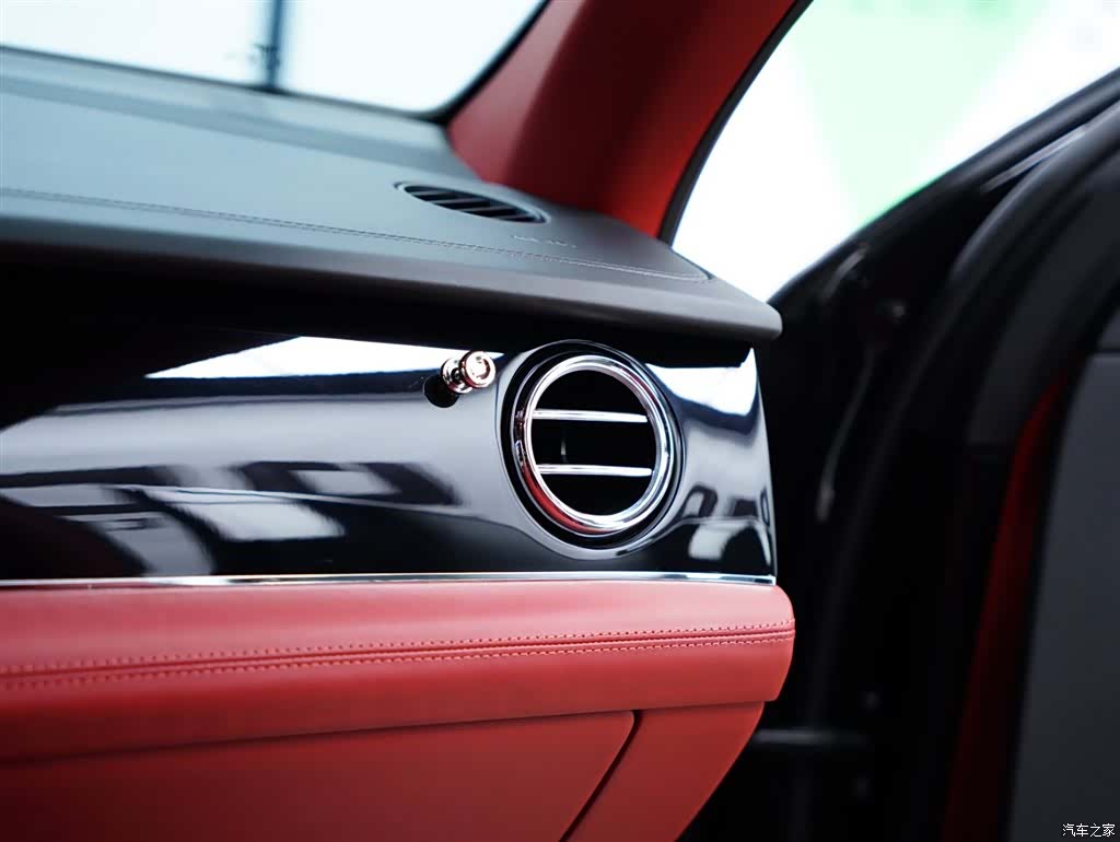 Bentley Bentayga, 2021 58