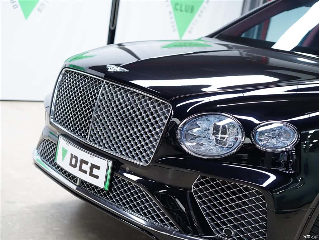 Bentley Bentayga, 2021 18