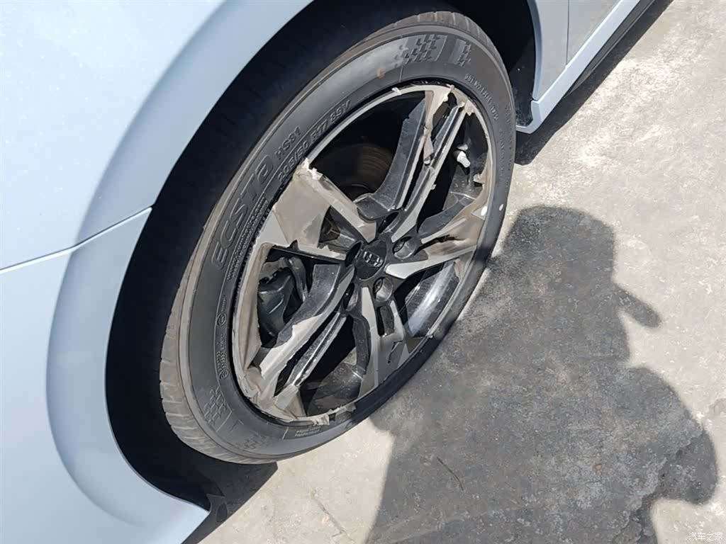 Geely Binray, 2026 23