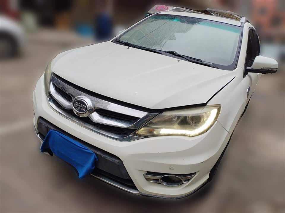 BYD S7