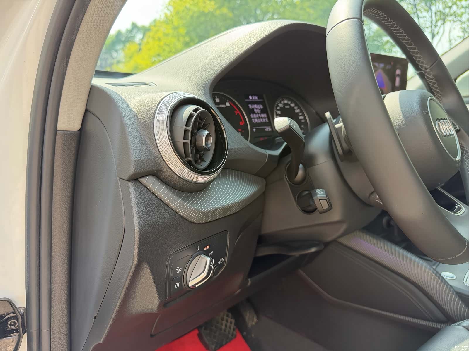Audi Q2L, 2022 9
