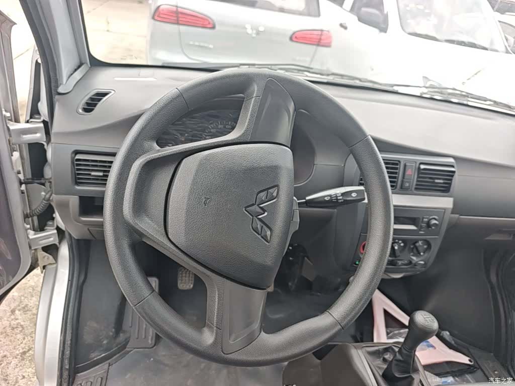 Wuling 1.5LLAR, 2025 17
