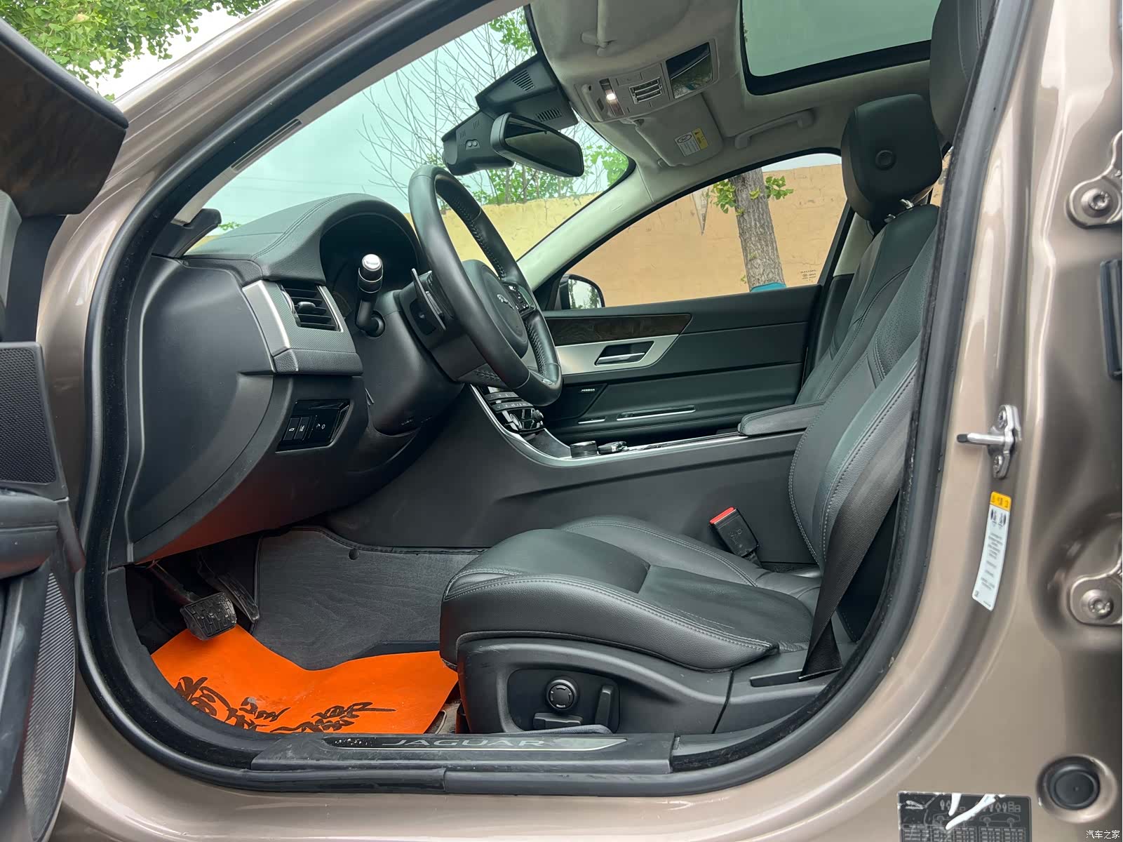Land Rover XFL, 2018 9