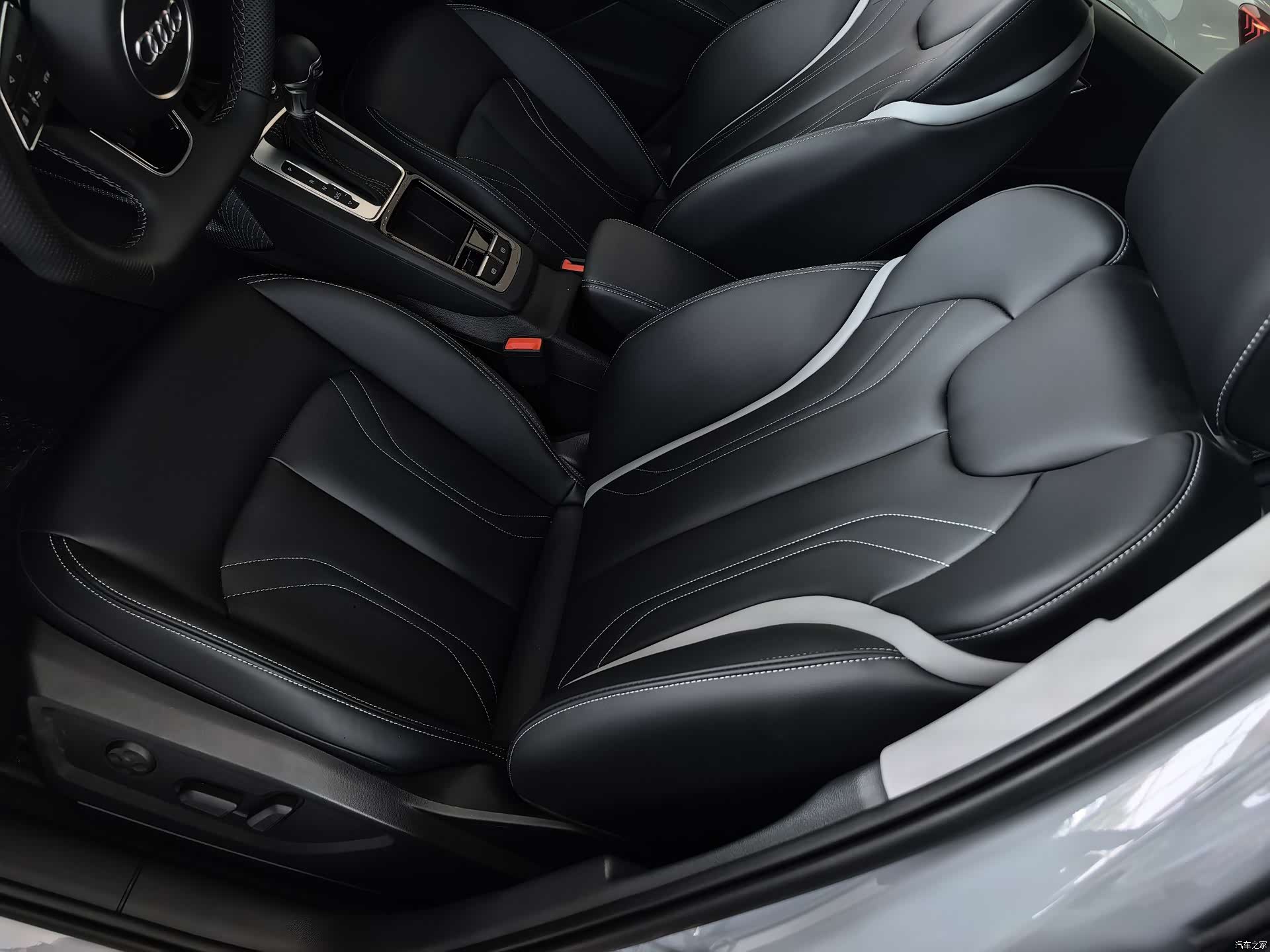 Audi Q2L, 2026 10