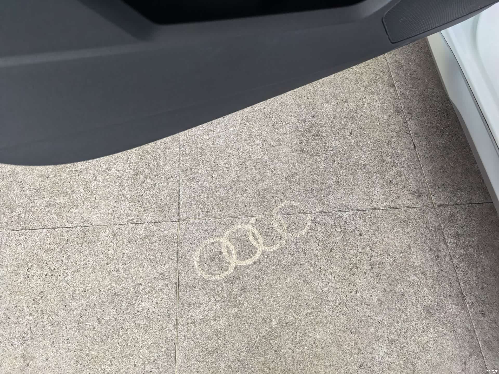 Audi Flying Spur, 2025 4