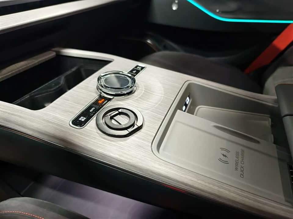 Geely Galaxy Galaxy E8