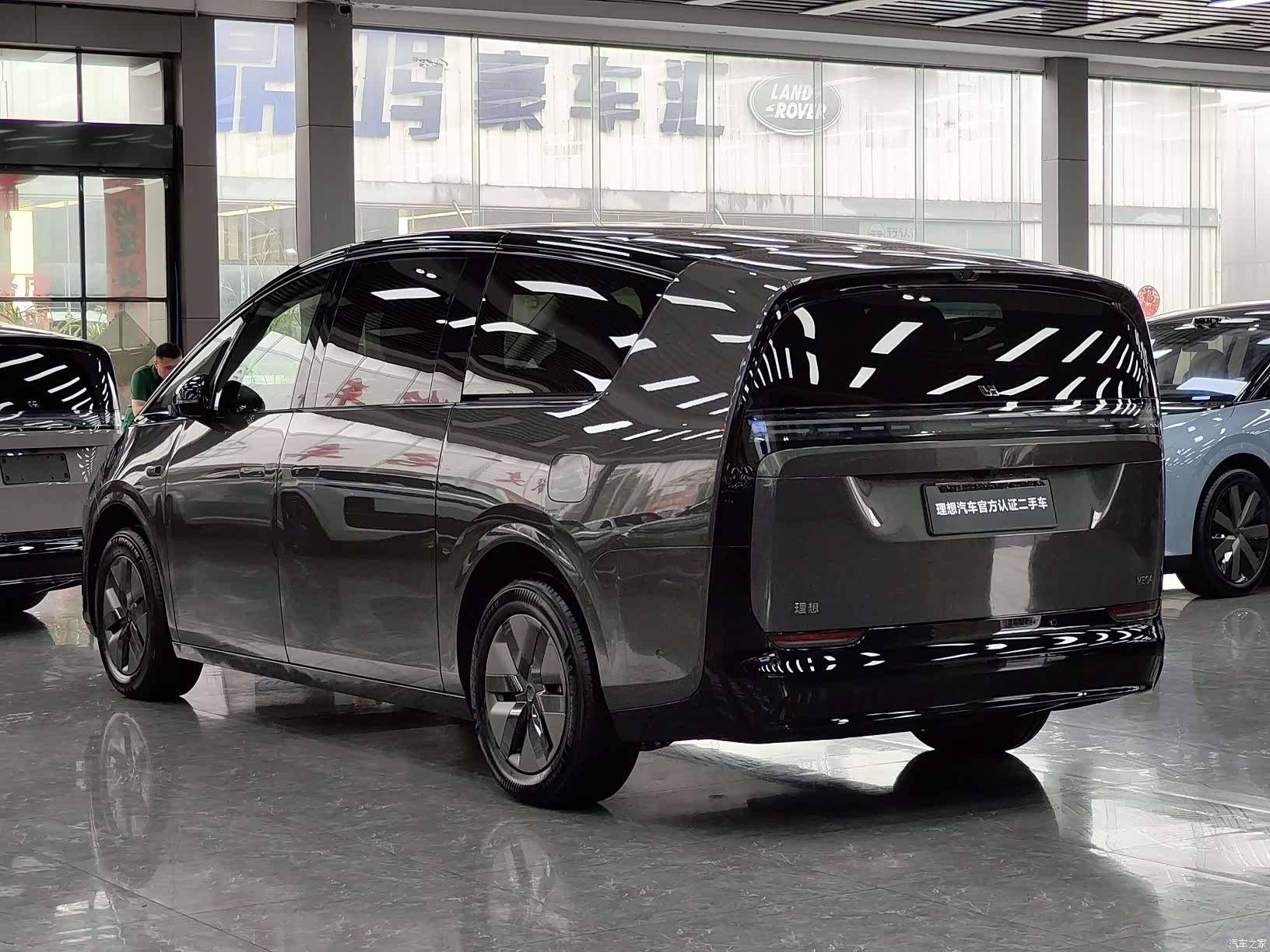 Li Auto MEGA, 2025 14