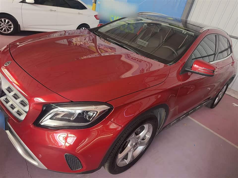 Mercedes-Benz GLA