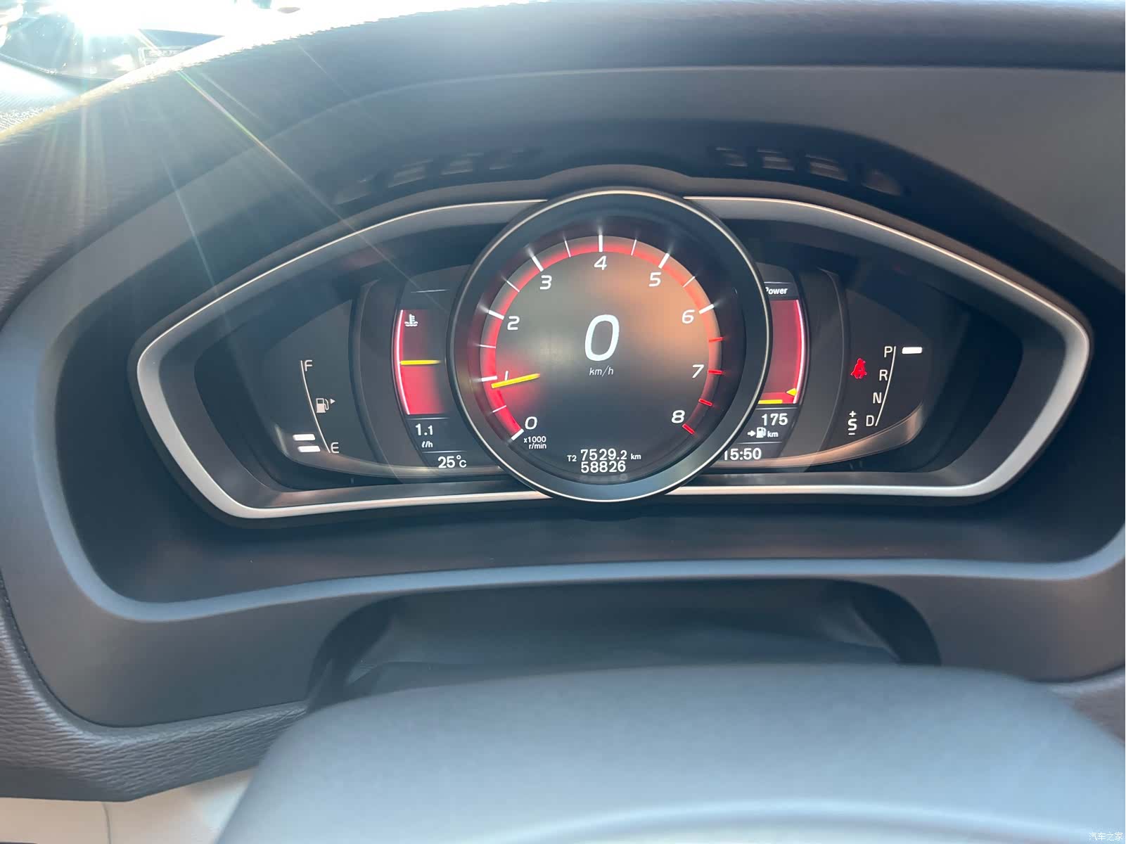 Volvo V40, 2016 27