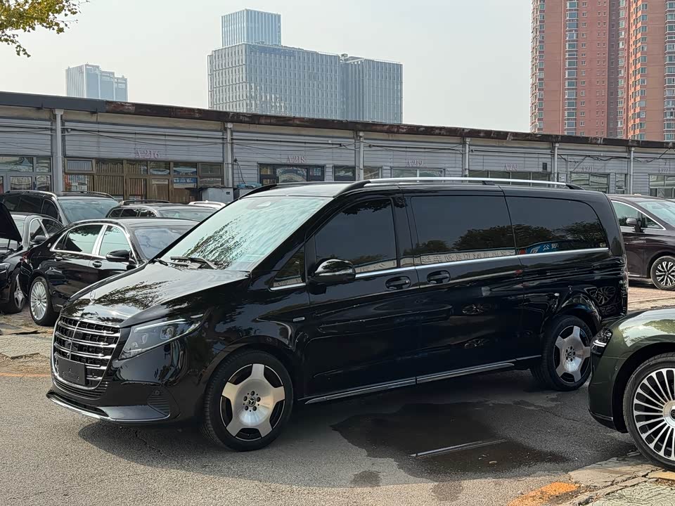 Mercedes-Benz V-class